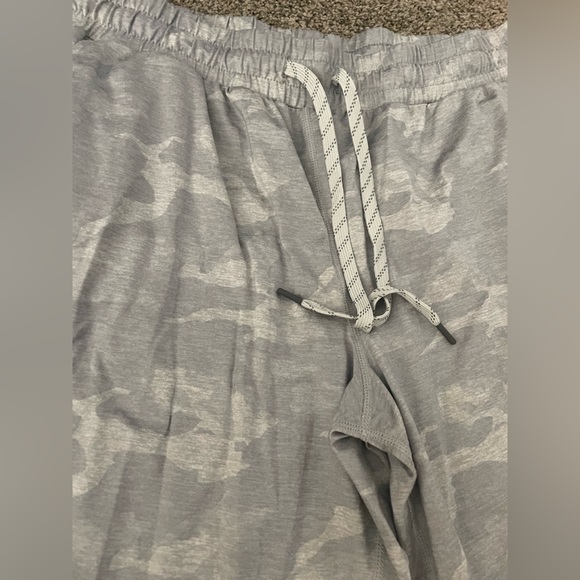 Vuori Pants & Jumpsuits Vuori Daily Jogger Dupe Poshmark